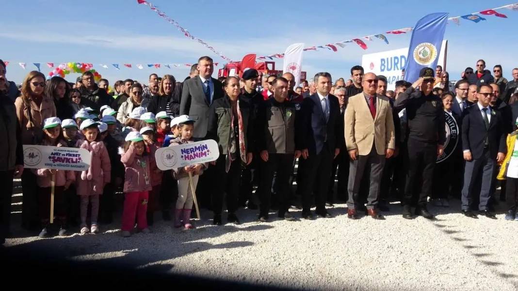 Burdur Milli Ağaçlandırma Günü’nde Yeşile Büründü 4